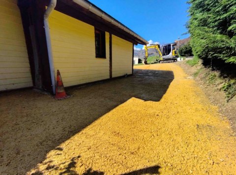 Cour en Balthazar à Valgelon La Rochette (73110) par TERRA'PREST