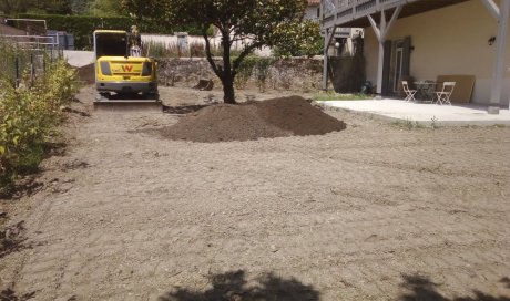 TERRA'PREST, assainisseur & terrassier entre Grenoble et Chambéry : Aménagement d'un terrain à Pontcharra (38530) avec terrassement et nivellement