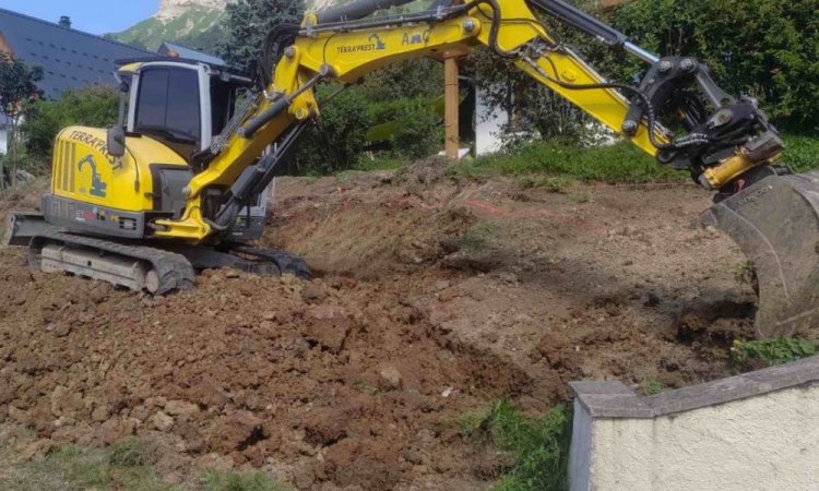 Terrassement pour l’implantation de murs en enrochement et démolition du mur existant sur le Plateau des petites roches 38660