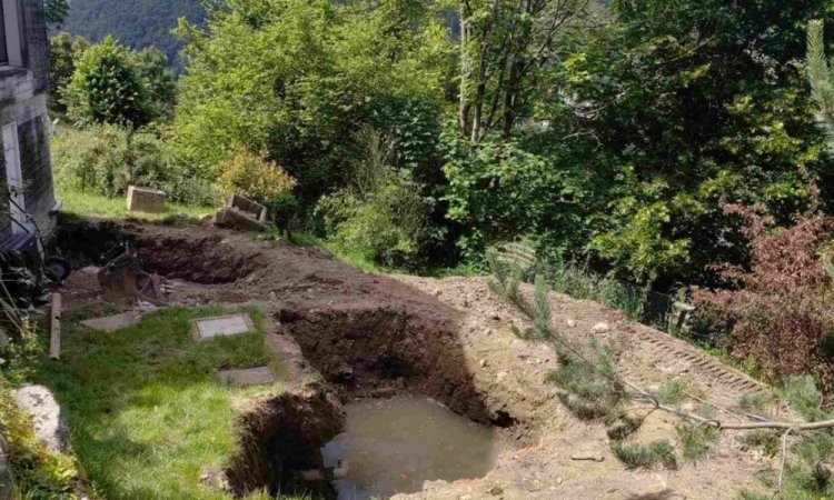 Après la pluie le beau temps et le terrassement pour une nouvelle fosse septique aux Adrets 38190 