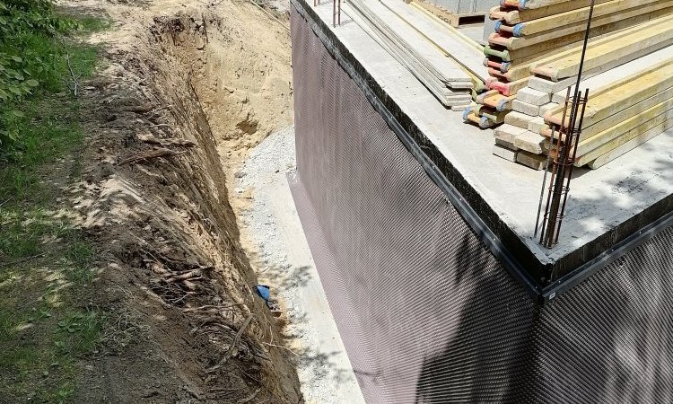 TERRA'PREST, assainisseur et terrassier entre Grenoble et Chambéry : Drainage de fondations sur une extension d'habitation à Pontcharra (38530) pour garantir son étanchéité