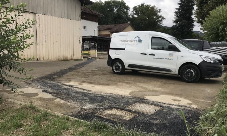 TERRA'PREST, assainisseur et terrassier entre Grenoble et Chambéry : Raccordement aux réseaux d'adduction en eau potable et d'eaux usées à Chapareillan (38530)