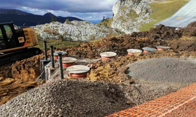 Pose d'un assainissement autonome collectif à l'auberge du Charmant Som en Chartreuse 38380