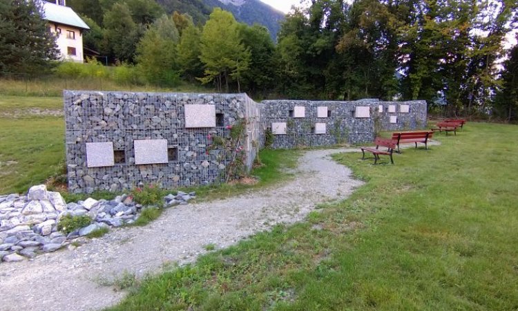 TERRA'PREST, assainisseur et terrassier entre Grenoble et Chambéry : Création d'un colombarium en gabions à Pontcharra (38530)