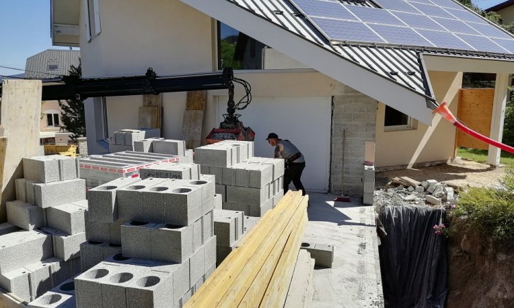 TERRA'PREST, assainisseur et terrassier entre Grenoble et Chambéry : Drainage de fondations sur une extension d'habitation à Pontcharra (38530) pour garantir son étanchéité