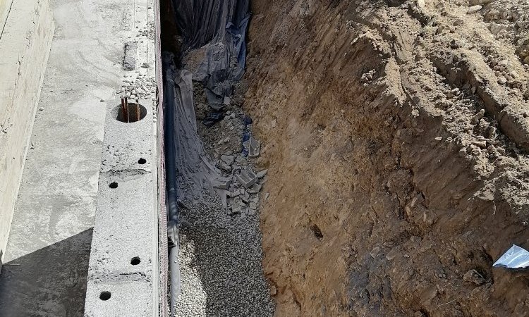 TERRA'PREST, assainisseur et terrassier entre Grenoble et Chambéry : Drainage de fondations sur une extension d'habitation à Pontcharra (38530) pour garantir son étanchéité