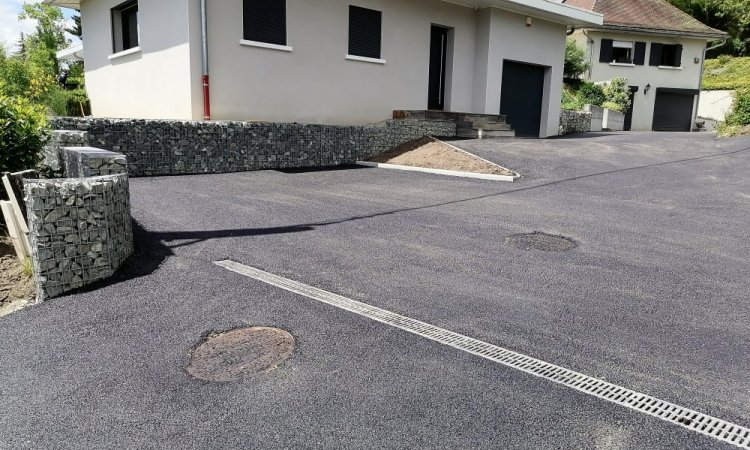 TERRA'PREST, assainisseur et terrassier entre Grenoble et Chambéry : Aménagement d'une cours chez un particulier à St Ismier (38330)