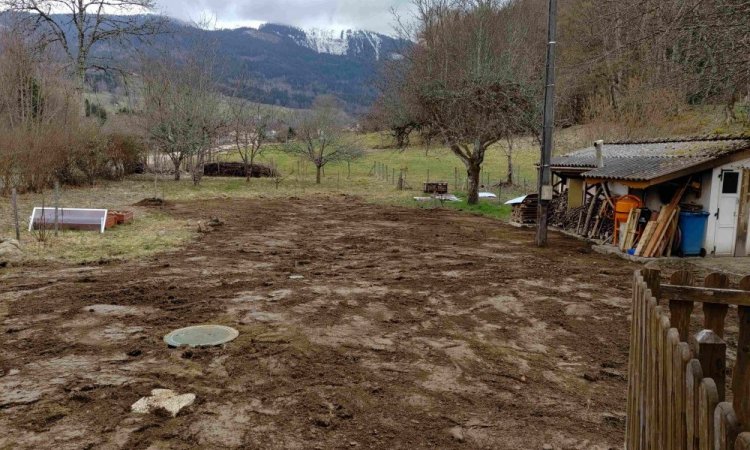 Terrain après travaux de rénovation de la fosse septique à Laval en Belledonne (38190)