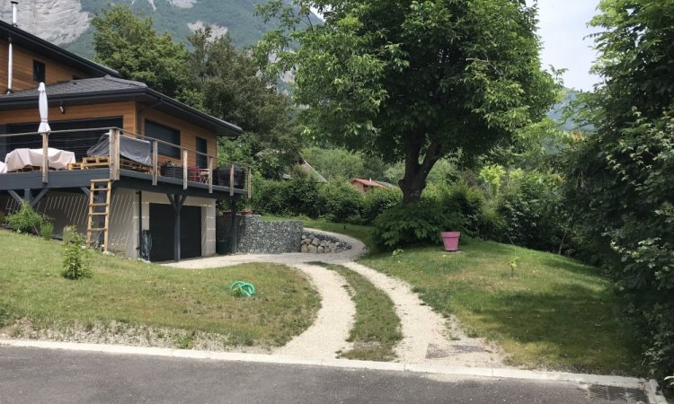 TERRA'PREST, assainisseur & terrassier entre Grenoble et Chambéry : Aménagement terrain, cours, voirie et réseaux divers à Saint Ismier (38330)